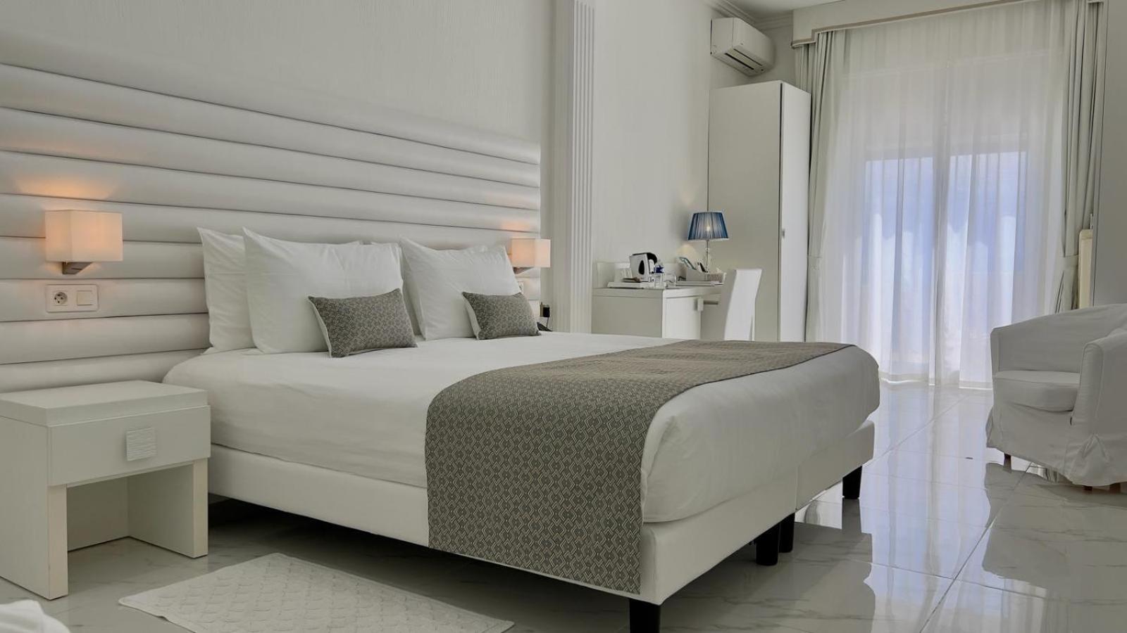Hotel La Calanque Cavalaire-sur-Mer Kültér fotó