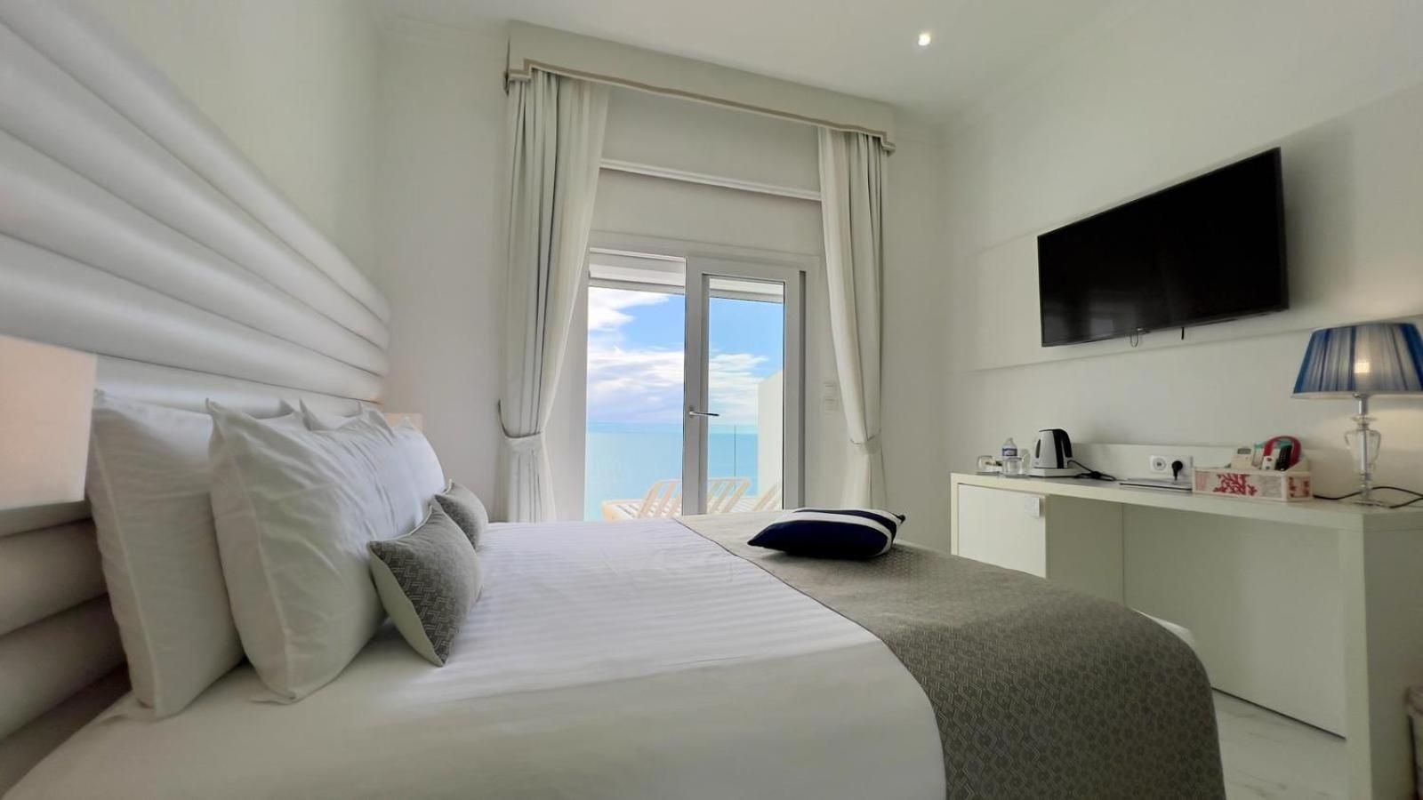 Hotel La Calanque Cavalaire-sur-Mer Kültér fotó