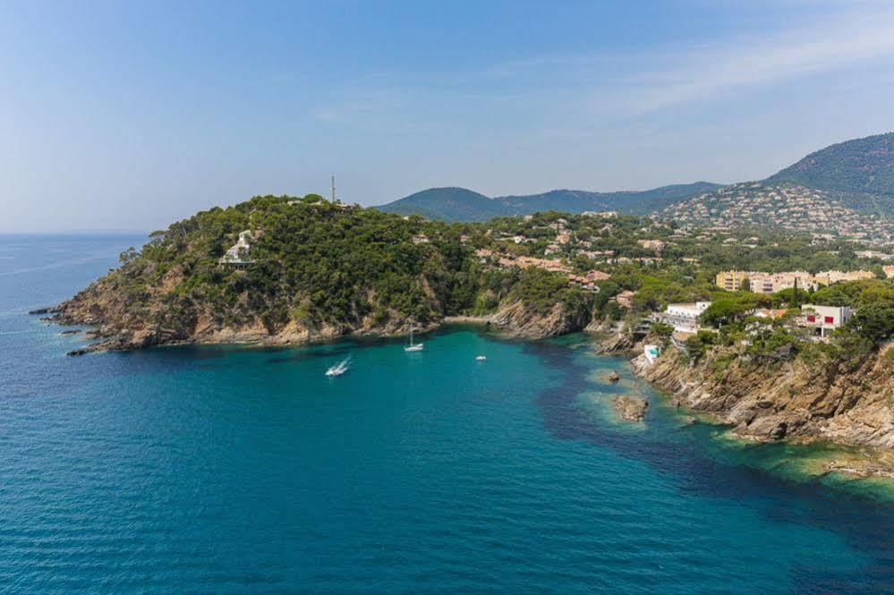 Hotel La Calanque Cavalaire-sur-Mer Kültér fotó